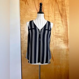 Candie’s black tank top blouse